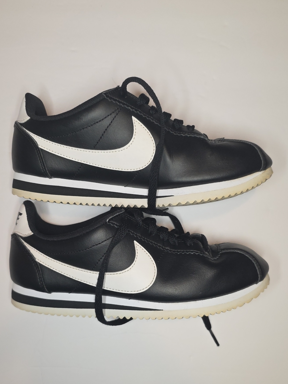 Nike Classic Cortez Leather Sneakers Black White Women's Size 7